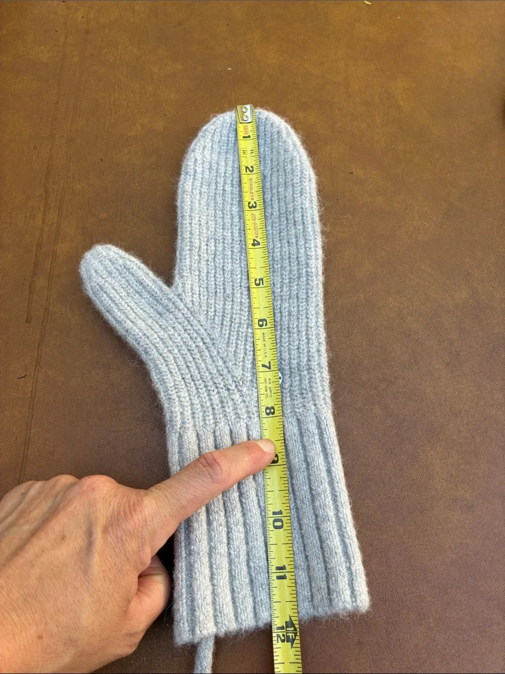 Lululemon Light Gray Ribbed Mittens with String Alpaca Wool Blend